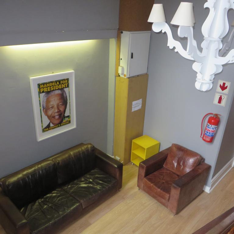 Ashanti Lodge Backpackers Kaapstad Buitenkant foto